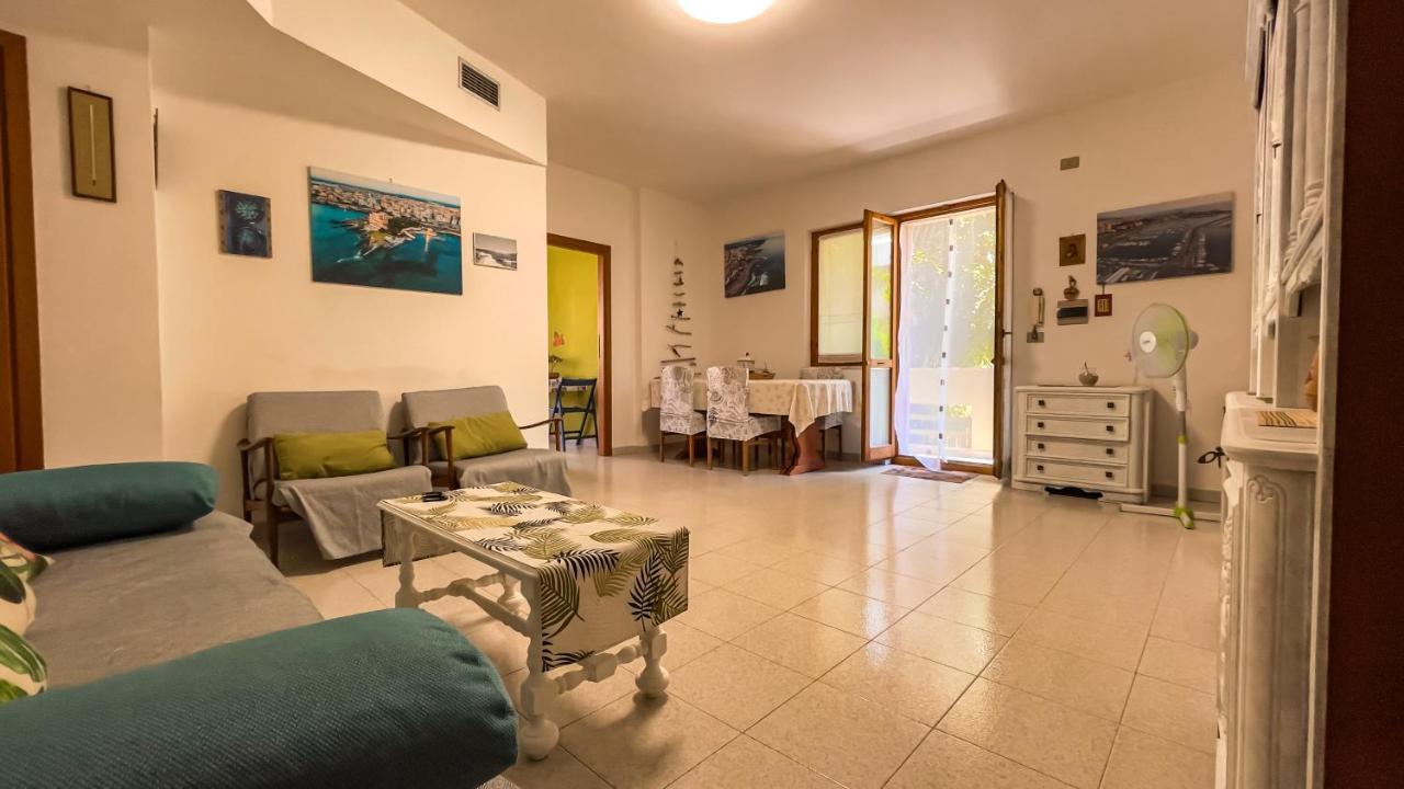 Villa L'Hibiscus Di Lucia Alghero Exterior foto